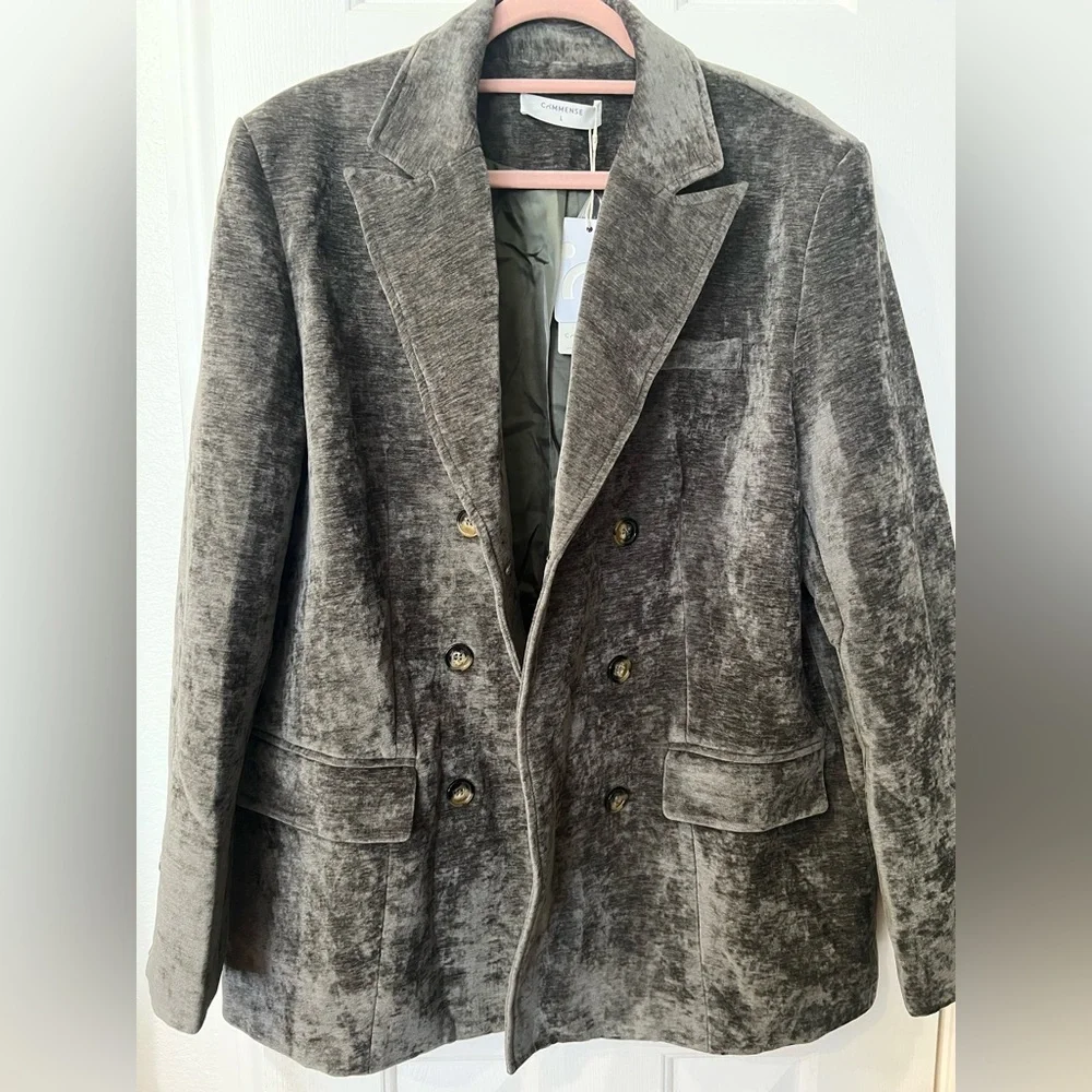 COMMENSE Retro Velvet Blazer
COLOR - Green, Size Medium Double breasted NWT - Picture 6 of 8